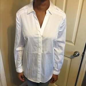 The limited pearl shoulder long sleeve shirt